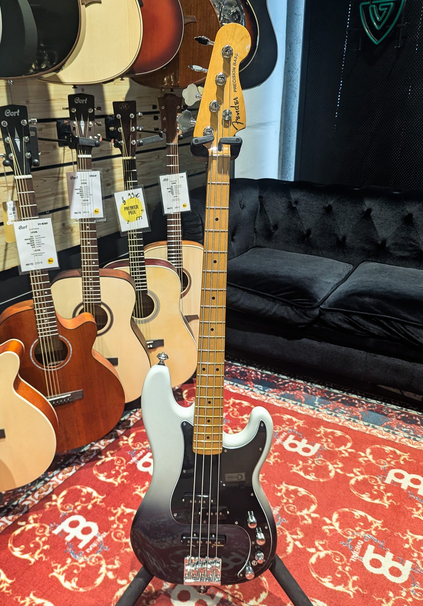 FENDER PRECISION PLUS