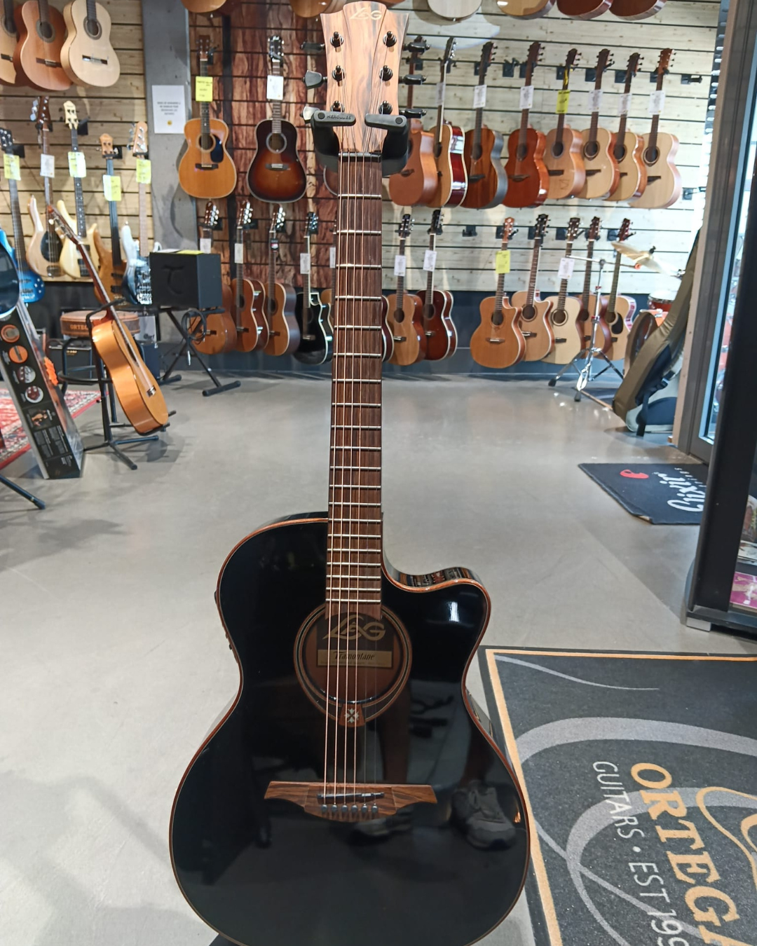 LÂG T118 ACE BLK