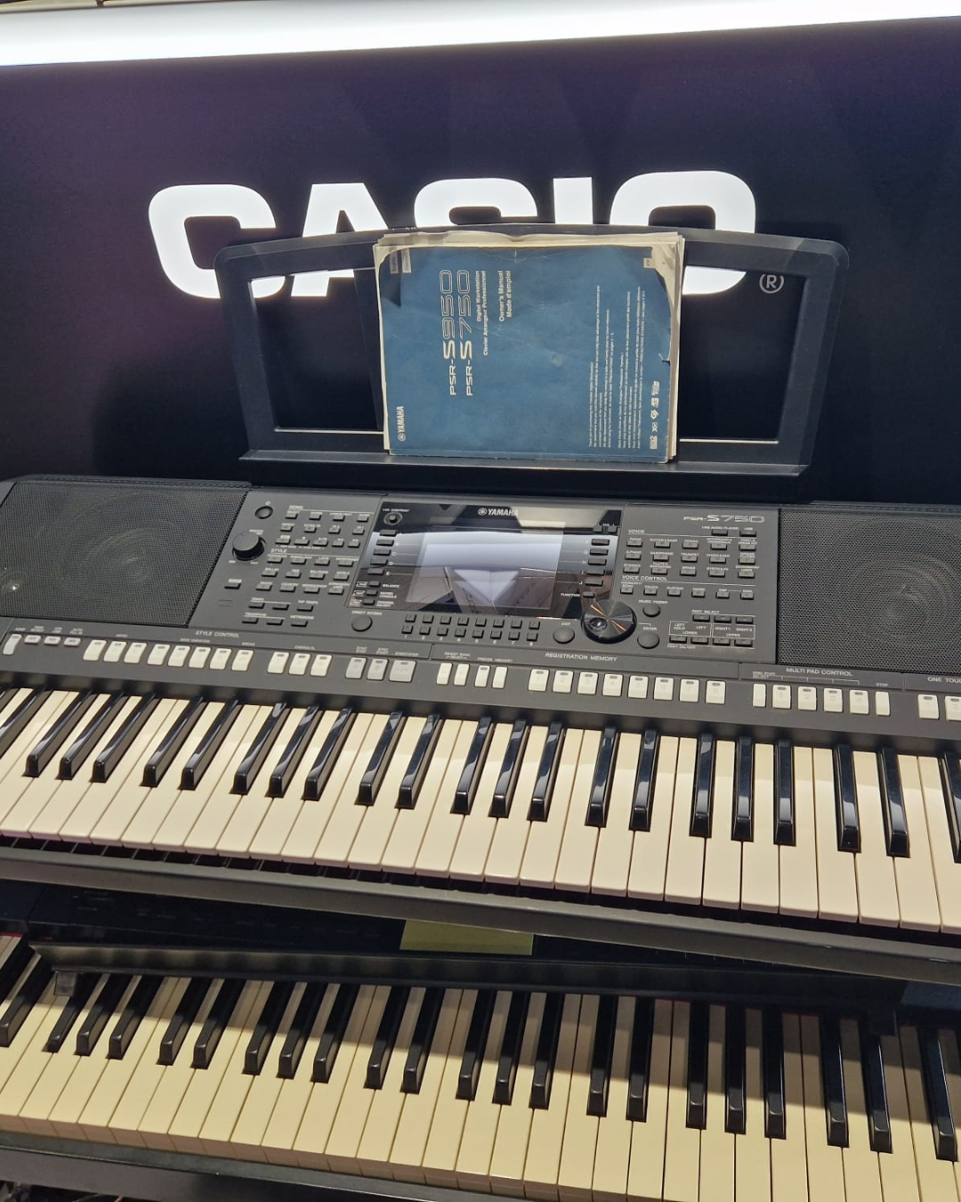 Yamaha PSR-S750